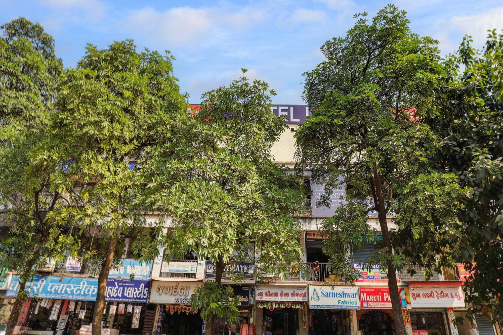 סוראט Hotel O Lotus מראה חיצוני תמונה