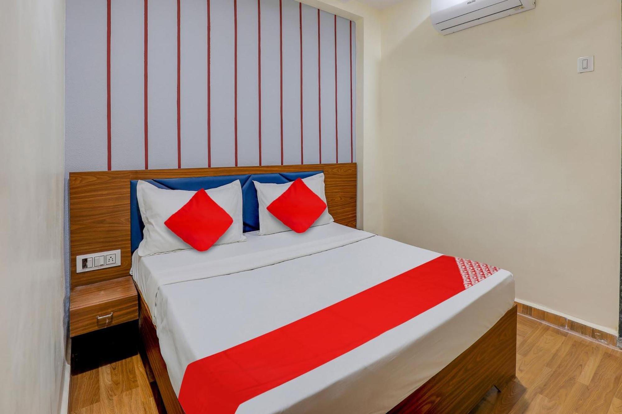 סוראט Hotel O Lotus מראה חיצוני תמונה