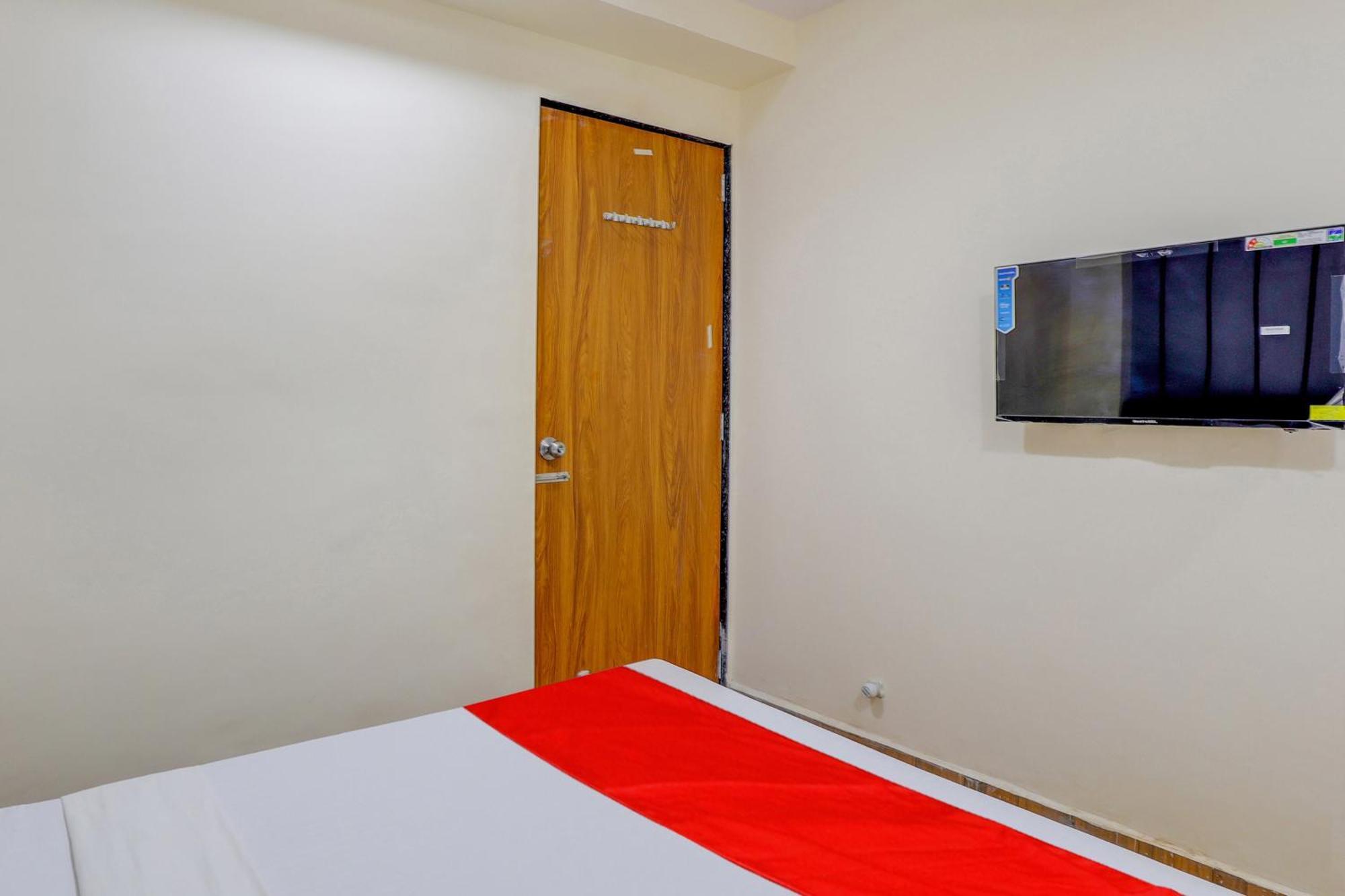 סוראט Hotel O Lotus מראה חיצוני תמונה
